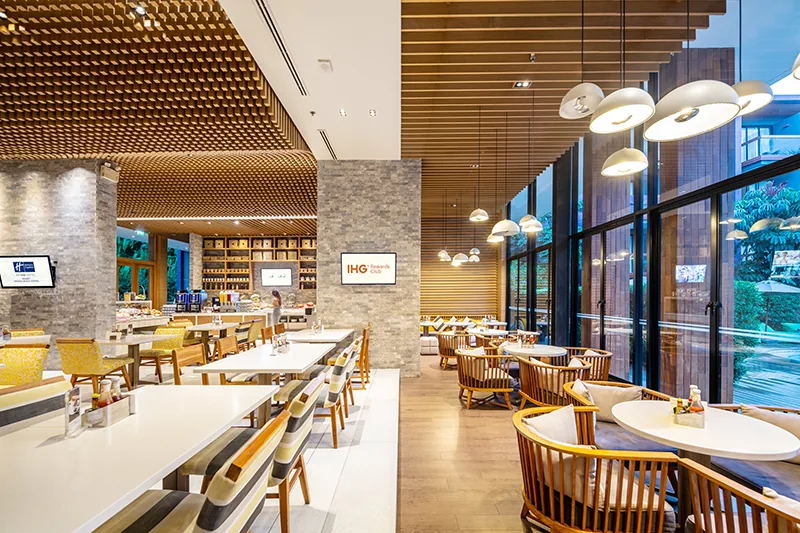 Holiday Inn Exp Patong Beach Ce hotel photo