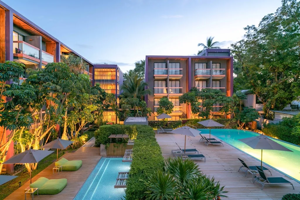 Holiday Inn Exp Patong Beach Ce hotel photo