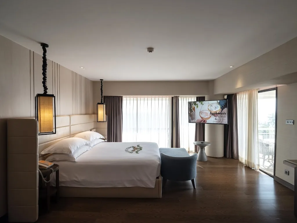 Pullman Phuket Karon Beach hotel photo