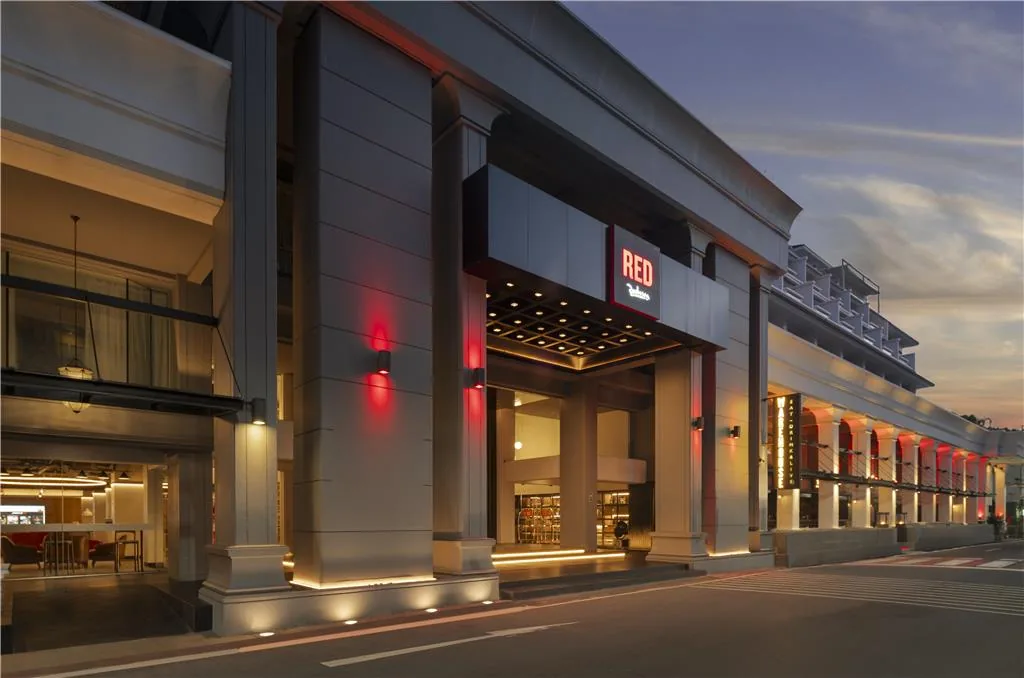 Radisson Red Phuket Patong Beach hotel photo