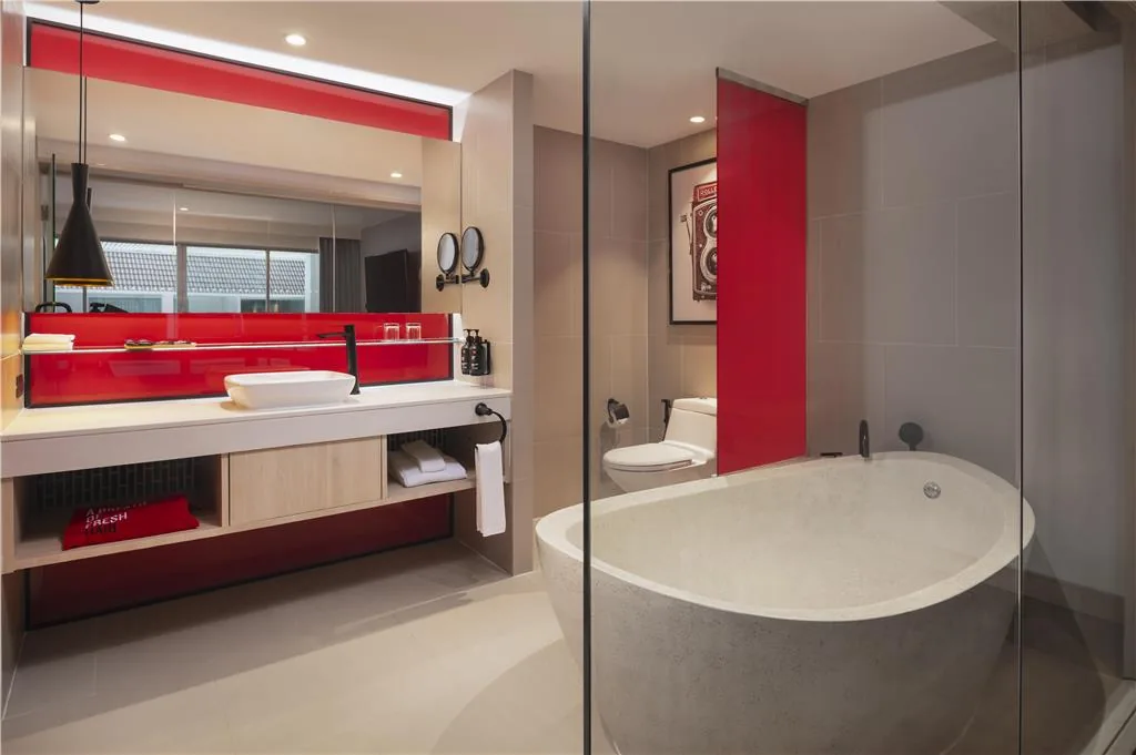 Radisson Red Phuket Patong Beach hotel photo