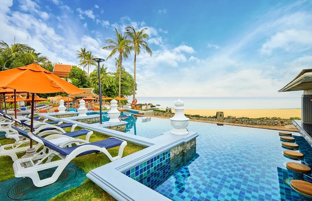 Beyond Karon hotel photo
