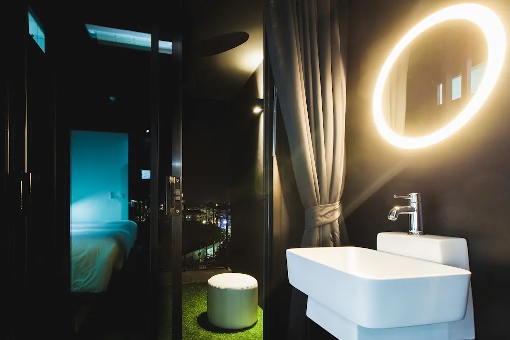 Blu Monkey Hub & Hotel Phuket hotel photo